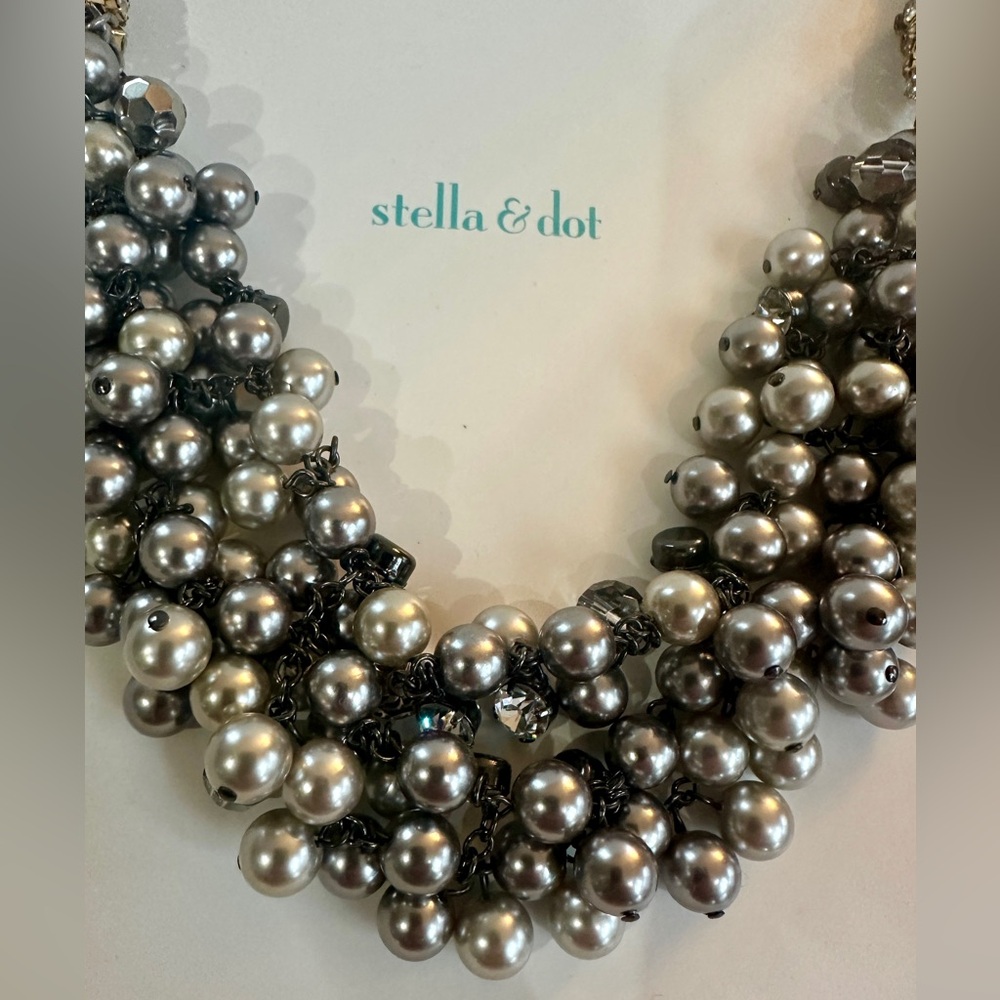 Stella & Dot isadora pearl bib necklace gray & pave - Picture 3 of 13